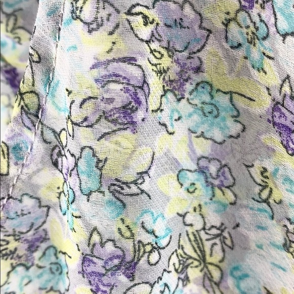 ROMY | Floral Lace Trim Sheer Sleeveless Blouse - Picture 5 of 9